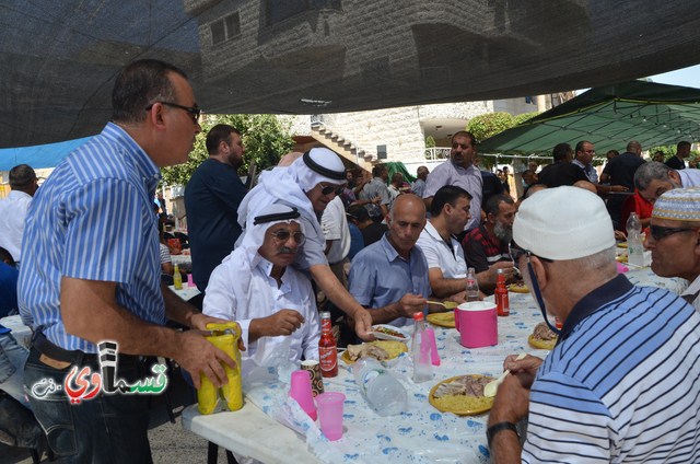 فيديو ....كفرقاسم : المئات يشاركون ال عباس في قراءة الفاتحة على روح طيب الذكر المرحوم عباس طه 